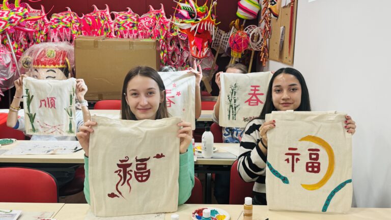 Classes de xinès per a joves a Girona